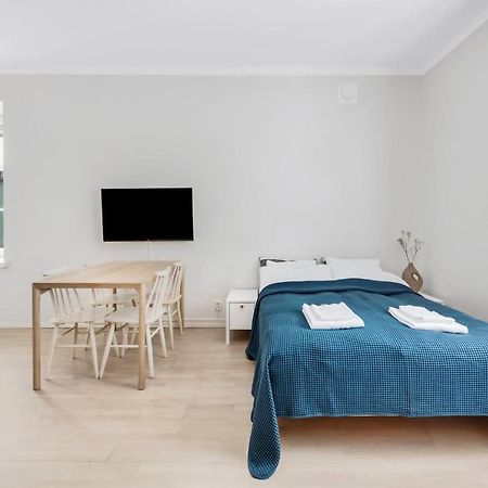 Wehost Modern Scandinavian Studio In Trendy Kallio Helsinki Exterior photo